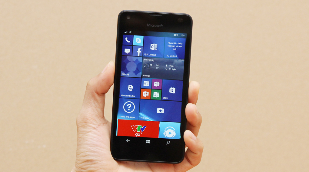 Microsoft Lumia 550 l&agrave; smartphone gi&aacute; rẻ nhưng kết nối mạng di động 4G LTE 