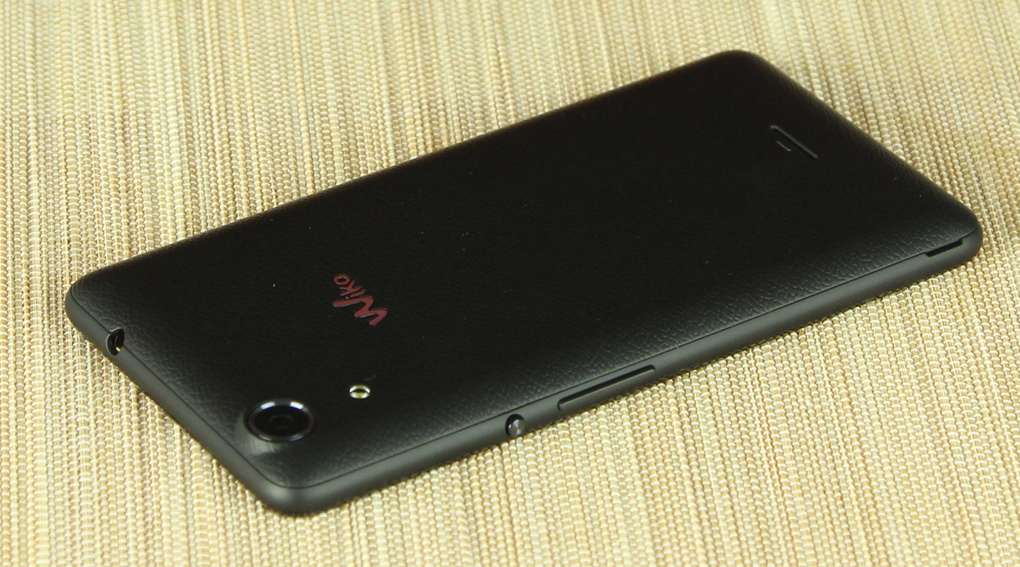 Wiko Rainbow Lite l&agrave; smartphone gi&aacute; rẻ nhưng sở hữu bộ đ&ocirc;i camera trước, sau đều 5MP