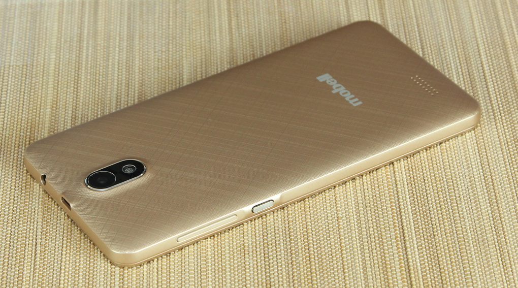 Mobell Nova S l&agrave; smartphone gi&aacute; rẻ được trang bị m&agrave;n h&igrave;nh IPS LCD rộng 5,5 inch 
