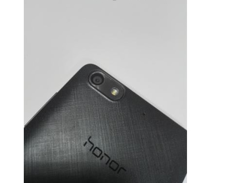 Smartphone gi&aacute; rẻ Huawei sang trọng, pin l&acirc;u