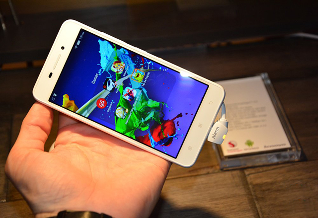 Smartphone gi&aacute; rẻ Lenovo S60 cấu h&igrave;nh mạnh mẽ, camera 'khủng'