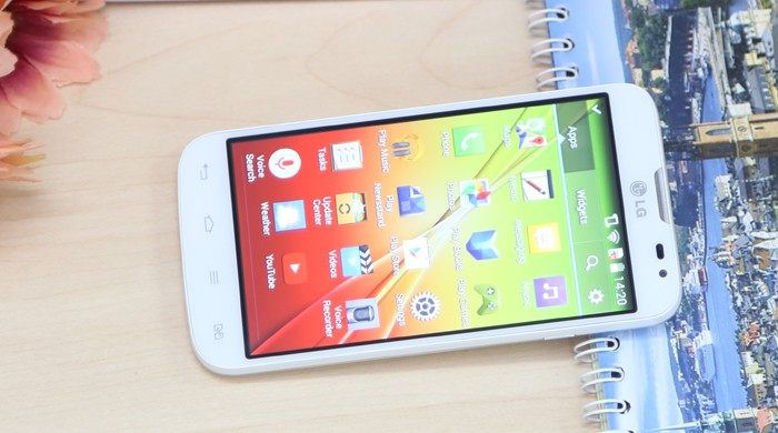 Smarrtphone gi&aacute; rẻ LG L70 pin tốt khuyễn m&atilde;i hấp dẫn tại Thế Giới Di Động