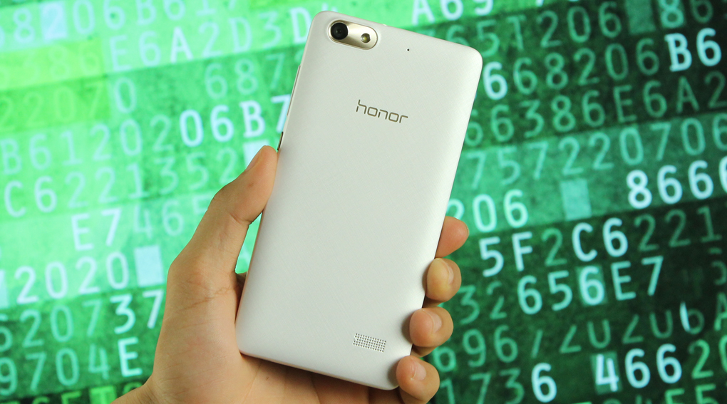 Honor 4C l&agrave; smartphone gi&aacute; rẻ nhưng c&oacute; chip 8 nh&acirc;n v&agrave; RAM 2GB