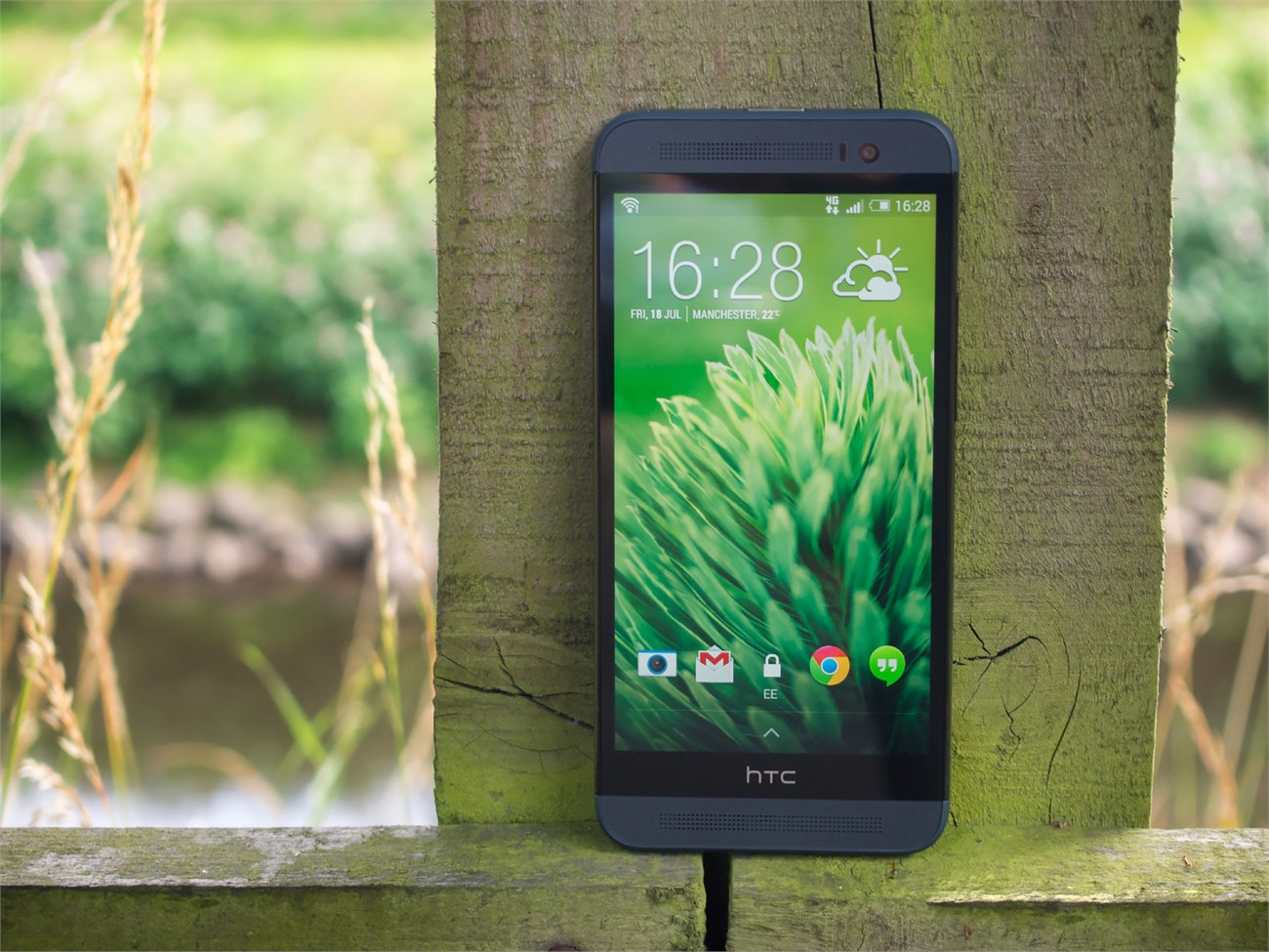 HTC One E8 Dual kh&ocirc;ng phải l&agrave; một smartphone gi&aacute; rẻ ngay từ đầu m&agrave; l&agrave; một d&ograve;ng m&aacute;y sở hữu cấu h&igrave;nh cao của ph&acirc;n kh&uacute;c smartphone cấp cao