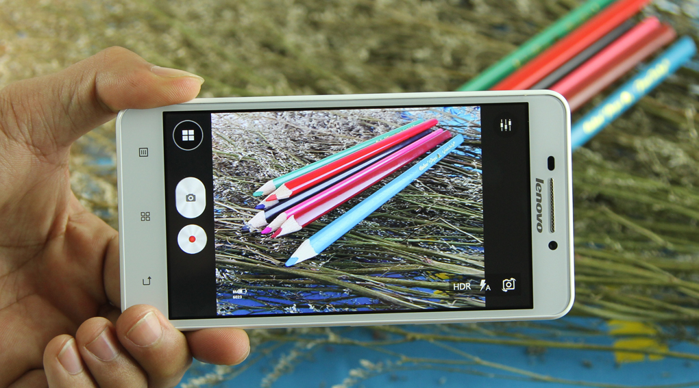Lenovo A5000 l&agrave; smartphone gi&aacute; rẻ sở hữu m&agrave;n h&igrave;nh 5 inch
