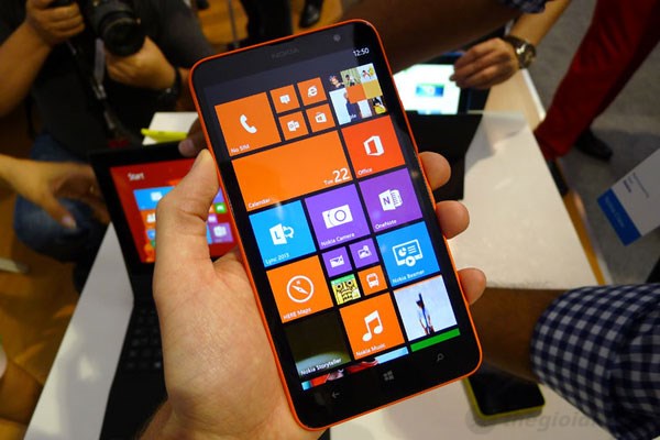 Smartphone gi&aacute; rẻ Nokia Lumia cấu h&igrave;nh tốt, thời trang đầy m&agrave;u sắc