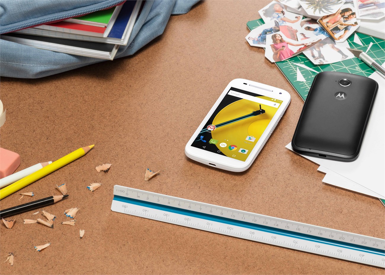 Motorola Moto E đời 2015 l&agrave; smartphone gi&aacute; rẻ