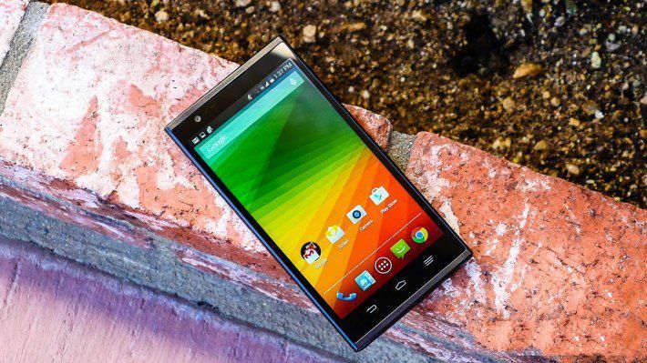 ZTE ZMAX cosdung lượng pin trụ được gần 11 giờ đồng hồ