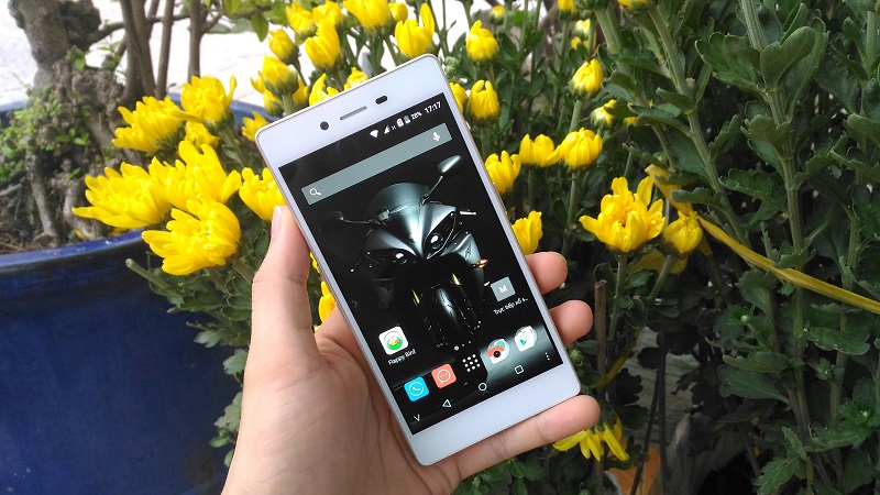 Mobiistar LAI Yuna c&oacute; ngoại h&igrave;nh nhỏ nhắn, xinh xắn rất ph&ugrave; hợp cho ph&aacute;i nữ