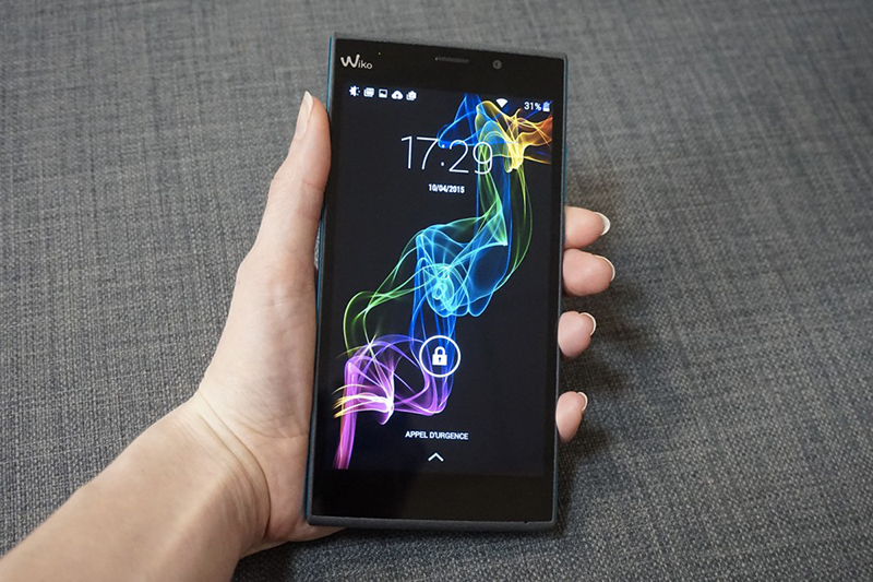Smartphone gi&aacute; rẻ khung kim loại nổi bật đến từ thương hiệu Ph&aacute;p