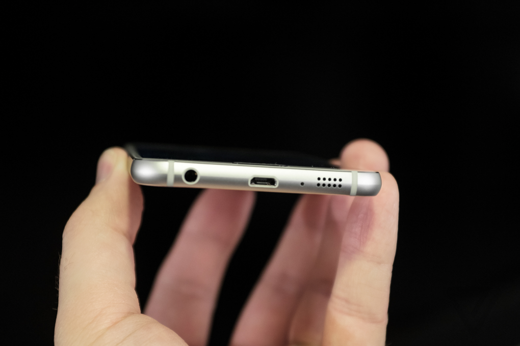 S6 được đ&aacute;nh gi&aacute; l&agrave; một trong những smarphone hot nhất với hệ thống bảo mật tốt