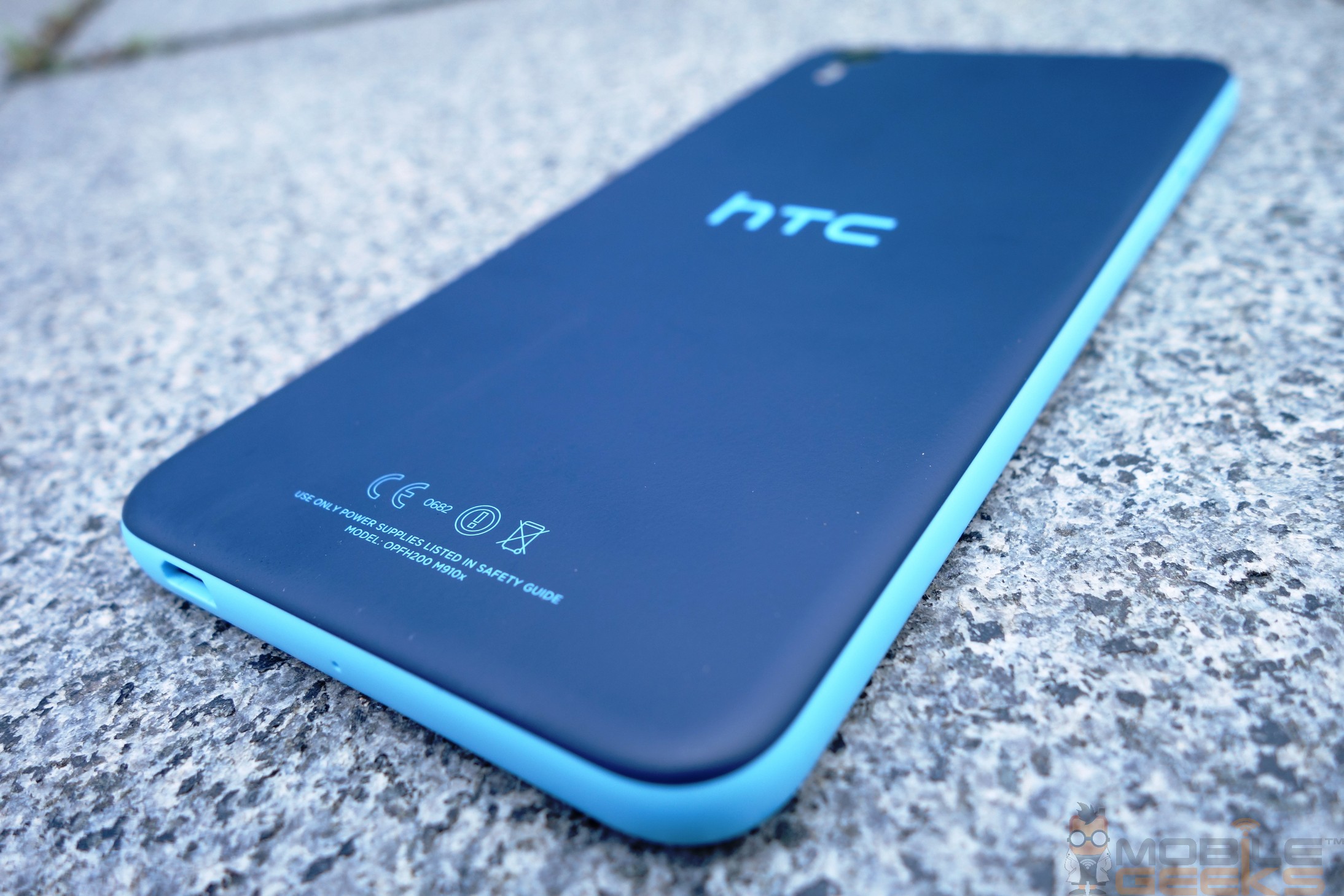 Mẫu smartphone hot nhất n&agrave;y nổi bật tr&ecirc;n thị trường nhờ sở hữu m&agrave;u xanh tươi trẻ
