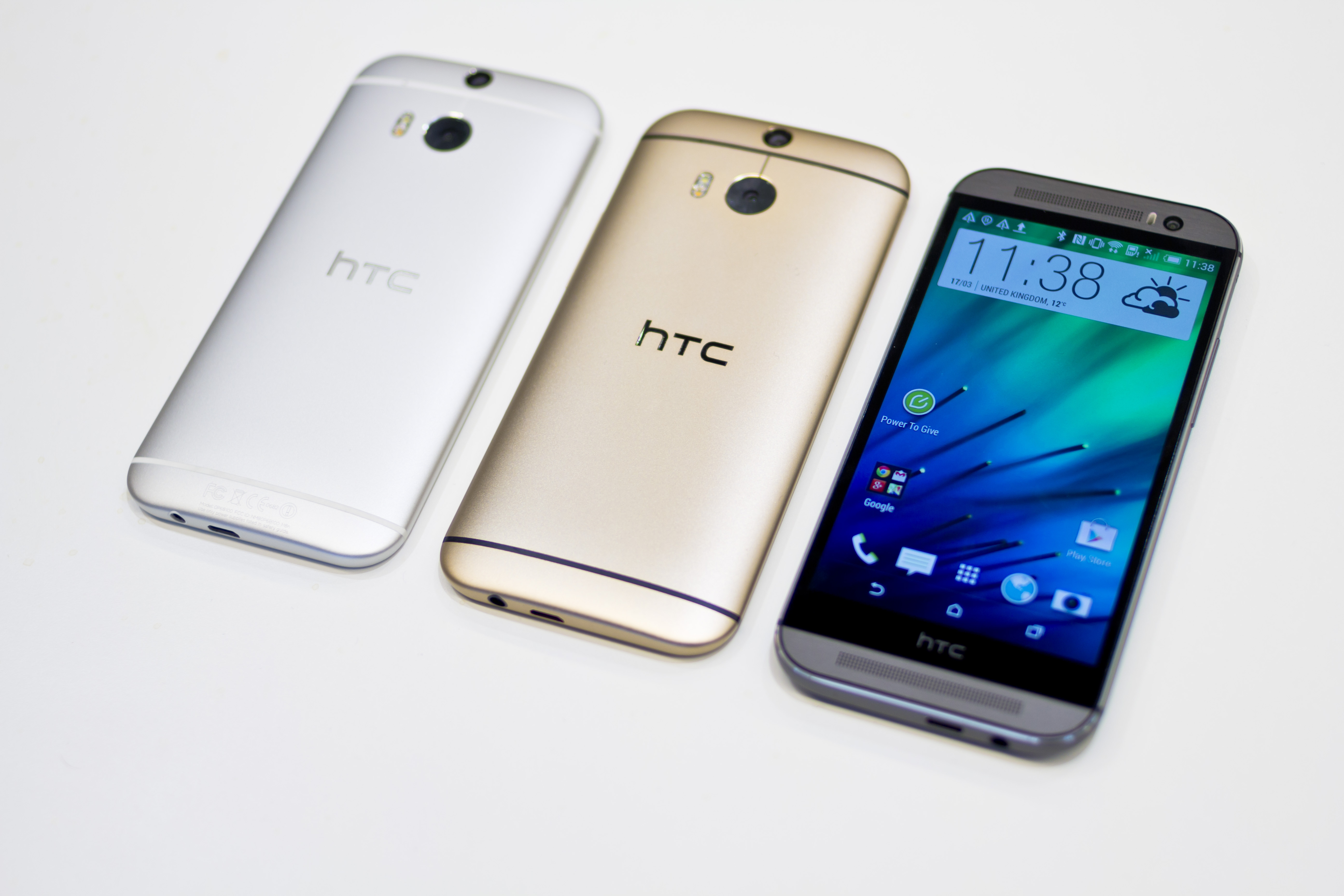 HTC One M8 sở hữu chất lượng cao, ngang h&agrave;ng với Iphone của Apple