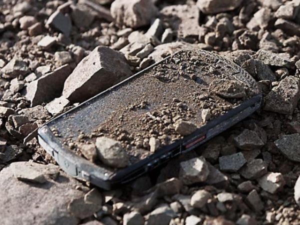 Chức năng chống sốc được t&iacute;ch hợp trong mẫu smartphone n&agrave;y