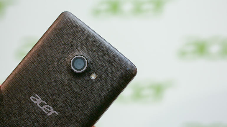 Smartphone hot nhất n&agrave;y hỗ trợ camera sau c&oacute; độ ph&acirc;n giải 5MP