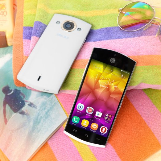  BLU Selfie l&agrave; một chiếc điện thoại th&ocirc;ng minh mang thương hiệu ch&acirc;u &Aacute;