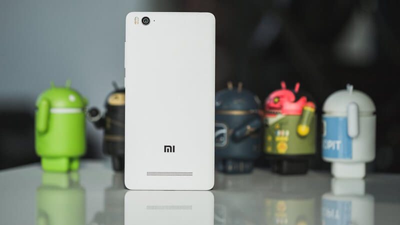 Xiaomi Mi 4c l&agrave; một trong những smartphone c&oacute; vi&ecirc;n pin 3.080 mAh