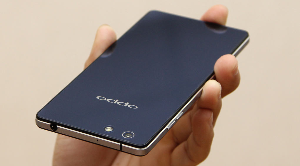 OPPO R1K R8001 thiết kế nguy&ecirc;n khối si&ecirc;u mỏng 7.1 mm