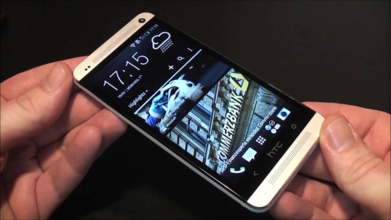 HTC One M7 c&oacute; vỏ nh&ocirc;m nguy&ecirc;n khối bắt mắt