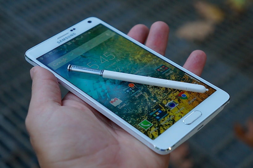 Sản phẩm được đ&aacute;nh gi&aacute; l&agrave; d&ograve;ng smartphone tốt nhất của Samsung 