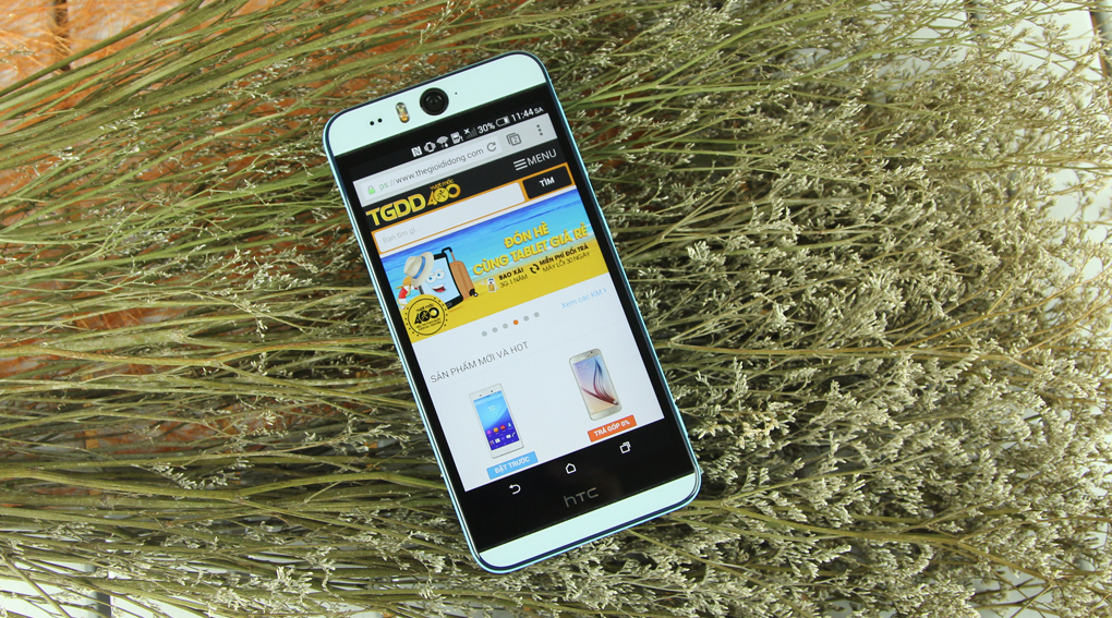HTC Desire Eye c&oacute; bộ nhớ trong 16GB, hỗ trợ microSD 128GB