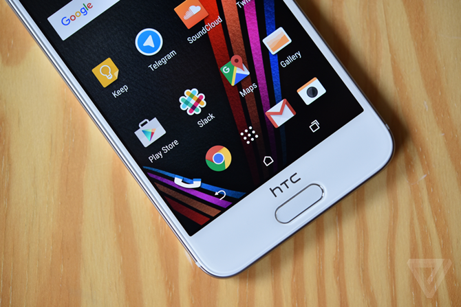 Smartphone hot nhất HTC One A9 c&oacute; gi&aacute; 400 USD (khoảng 8,9) triệu đồng cho bản RAM 3GB, 32GB