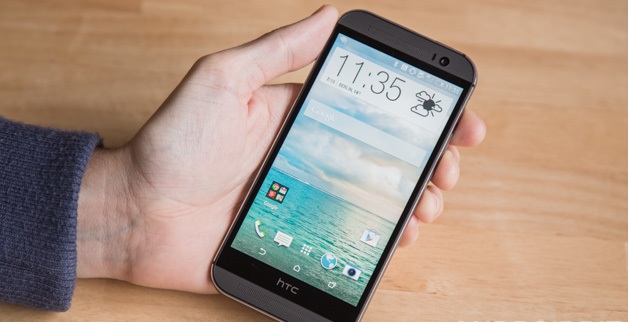 HTC One M8 sở hữu m&agrave;n h&igrave;nh lớn 5 inch hiển thị full HD