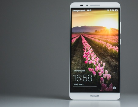 Smartphone hot của Huawei sở hữu dung lượng pin si&ecirc;u khủng 