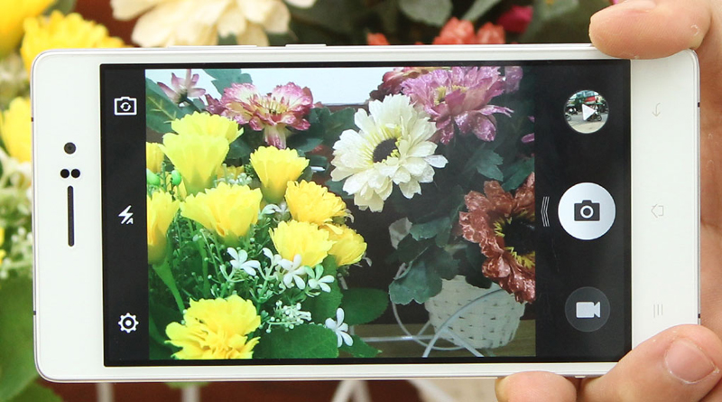 Smartphone hot nhất sở hữu thiết kế giống iPhone 5