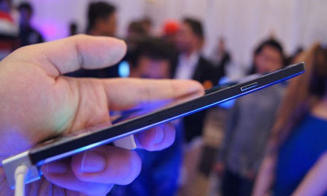 Galaxy A7 l&agrave; sản phẩm smartphone hot nhất của Samsung sở hữu độ mỏng l&yacute; tưởng