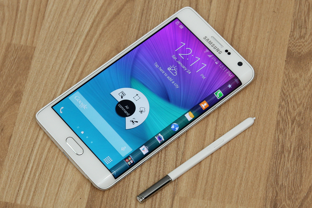 Samsung Galaxy Note Edge l&agrave; một trong những smartphone hot nhất được ưa chuộng hiện nay