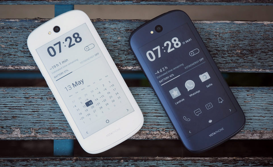 YotaPhone 2 c&oacute; dung lượng pin lớn