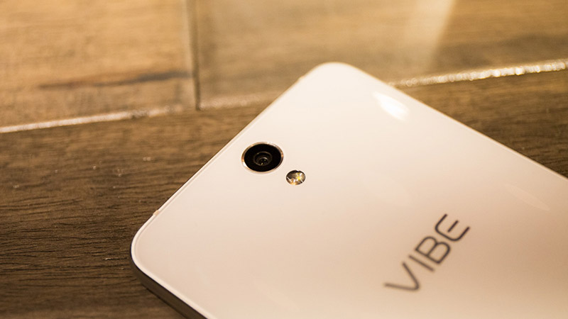  Lenovo Vibe S1 l&agrave; smartphone hot nhất sở hữu đến hai camera selfie