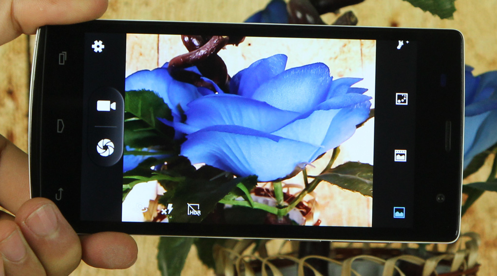 Bavapen B550 l&agrave; chiếc smartphone hot nhất v&agrave;o khoảng đầu 2015