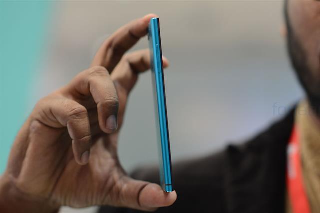 Mẫu smartphone hot nhất n&agrave;y sở hữu độ mỏng đ&aacute;ng kinh ngạc