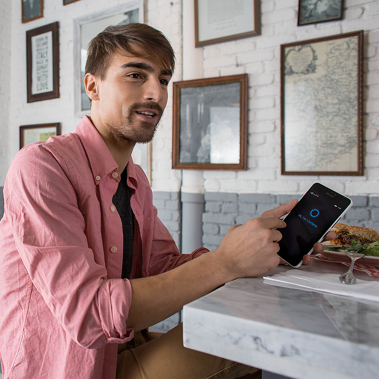Thảo sức chụp ảnh, giải tr&iacute; với Microsoft Lumia 640 XL