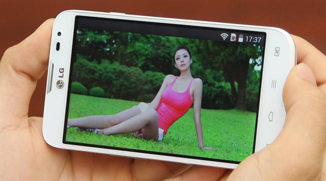 LG L70 l&agrave; smartphone gi&aacute; rẻ c&oacute; đường viền mỏng hẹp, cảm ứng mượt m&agrave;