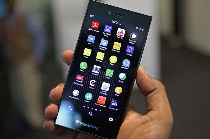 BlackBerry Leap l&agrave; mẫu smartphone gi&aacute; rẻ thay thế mẫu BlackBerry Z3 với cấu h&igrave;nh n&acirc;ng cấp đ&aacute;ng kể