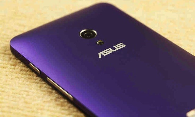 Asus zenfone 5 l&agrave; smartphone gi&aacute; rẻ rất được ưa chuộng tại thị trường Việt Nam