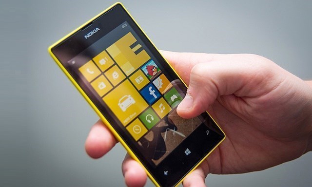 Mặc d&ugrave; đ&atilde; ra mắt kh&aacute; l&acirc;u, Lumia 520 vẫn được người d&ugrave;ng ưa chuộng bởi mức gi&aacute; rẻ v&agrave; hiệu năng mượt m&agrave;