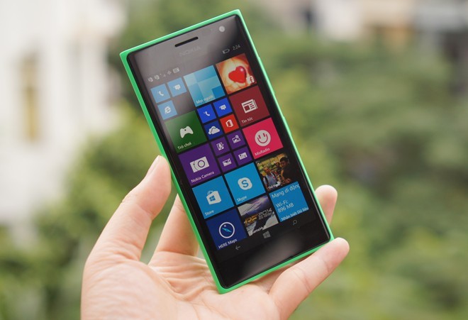 Mặc d&ugrave; đ&atilde; ra mắt được một thời gian, Lumia 730 vẫn chưa bao giờ hết hot trong thị trường smartphone gi&aacute; rẻ chuy&ecirc;n dụng cho selfie