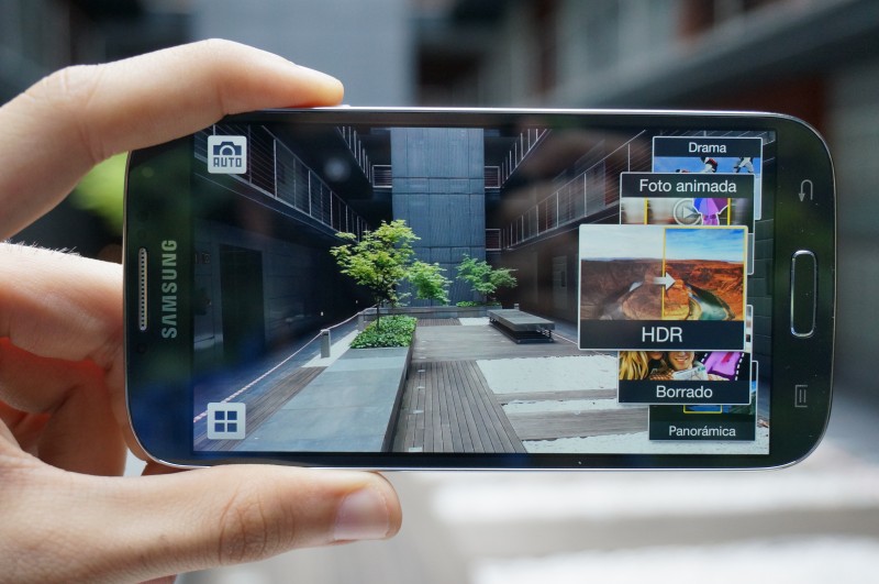 Smartphone gi&aacute; rẻ dưới 2 triệu n&ecirc;n mua năm 2014 với camera 13 megapixel, m&agrave;n h&igrave;nh chuẩn Full HD