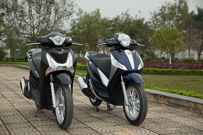 Honda SH v&agrave; Piaggio Medley ABS. Ảnh: Thanh Ni&ecirc;n