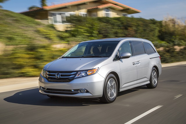 Khi so s&aacute;nh &ocirc; t&ocirc;, Honda Odyssey ghi điểm nhờ khả năng tiết kiệm nhi&ecirc;n liệu tuyệt vời 