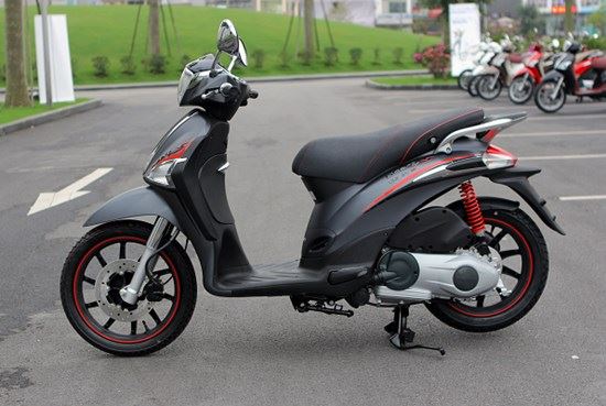 So s&aacute;nh Piaggio Liberty ie Việt v&agrave; Liberty nhập khẩu