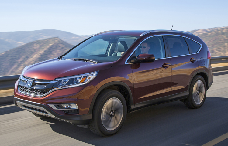 Ưu điểm khi so s&aacute;nh xe &ocirc; t&ocirc; của Honda CR-V l&agrave; t&iacute;nh thực dụng cao với cảm gi&aacute;c l&aacute;i v&agrave; vận h&agrave;nh v&ocirc; c&ugrave;ng tốt