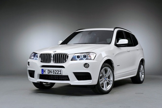 BMW X3 ch&iacute;nh l&agrave; đối thủ xứng tầm của Audi Q5 khi so s&aacute;nh xe &ocirc; t&ocirc; ph&acirc;n kh&uacute;c crossover gia đ&igrave;nh