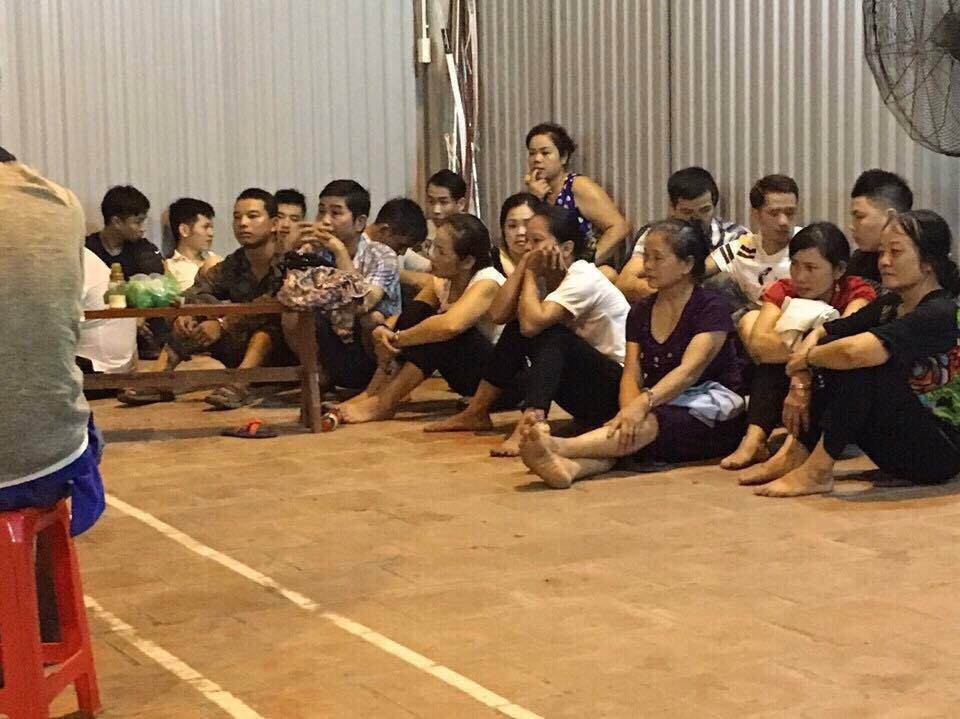 Hình ảnh các đối tượng bị bắt ngay tại sới bạc chiều ngày 15/7 tại Bắc Kạn