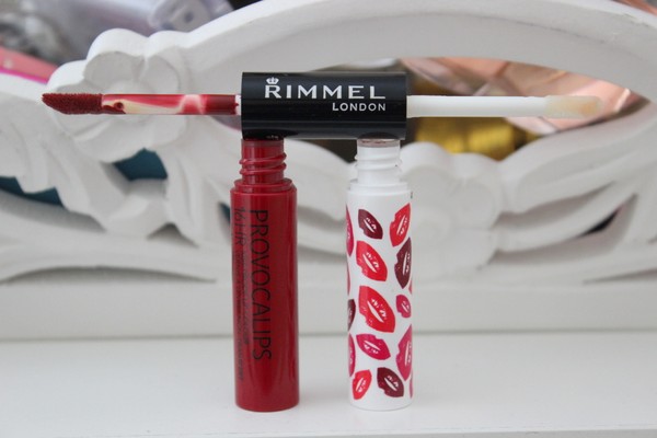 Son m&ocirc;i Rimmel London Provocalips c&oacute; gi&aacute; khoảng 200 ngh&igrave;n đồng 