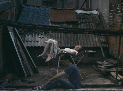 B&ecirc;n cạnh Ch&agrave;ng trai năm ấy của Sơn T&ugrave;ng M-TP, Đập c&aacute;nh giữa kh&ocirc;ng trung cũng được chọn tham dự li&ecirc;n hoan phim Luang Prabang (L&agrave;o)